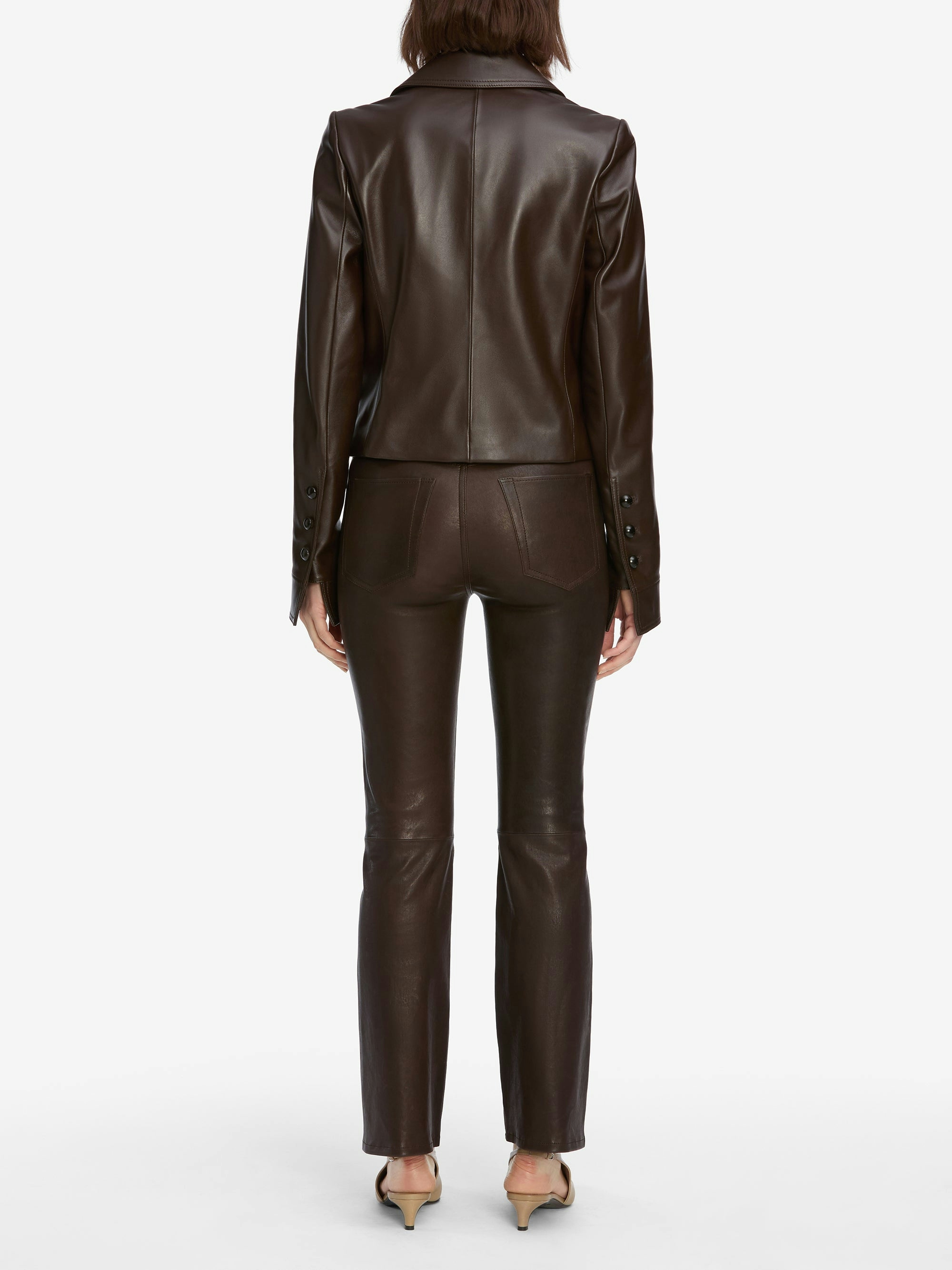 jacket back image alt:fit2